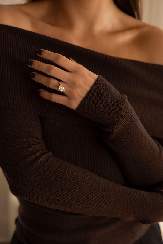 1 CT - 2 CT Pear Cut Waved Solitaire Moissanite Engagement Ring