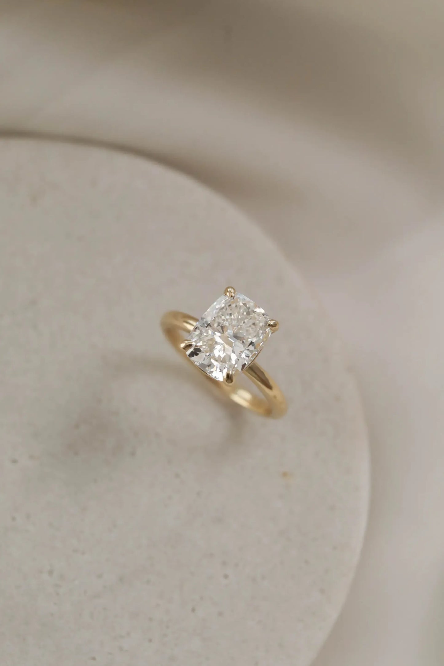 1.5 CT - 3 CT Oval Cut Lab grown Diamond Solitaire Engagement Ring