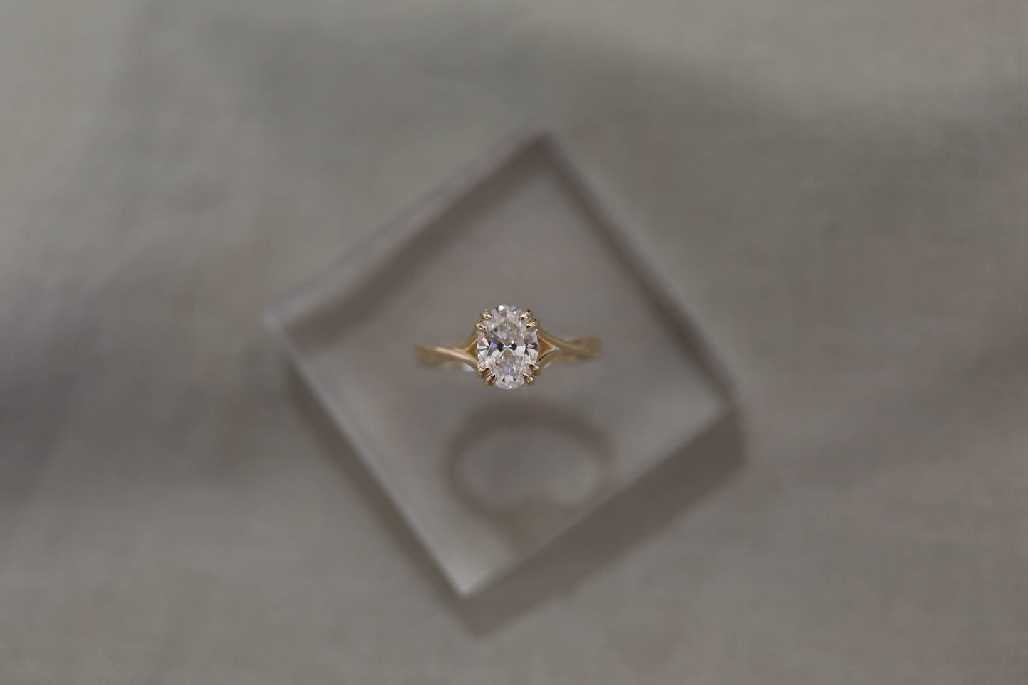 1 CT - 3 CT Oval Cut Lab grown Diamond Twisted Solitaire Engagement Ring