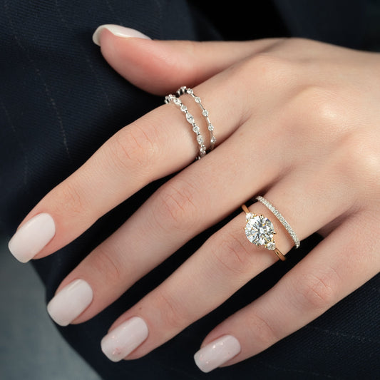 2.5 CT - 3 CT Round Cut Three Stone Moissanite Engagement Ring