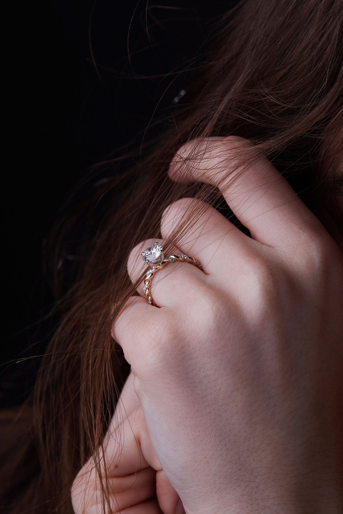 1.5 CT Round Cut Twisted Pave Style Moissanite Engagement Ring