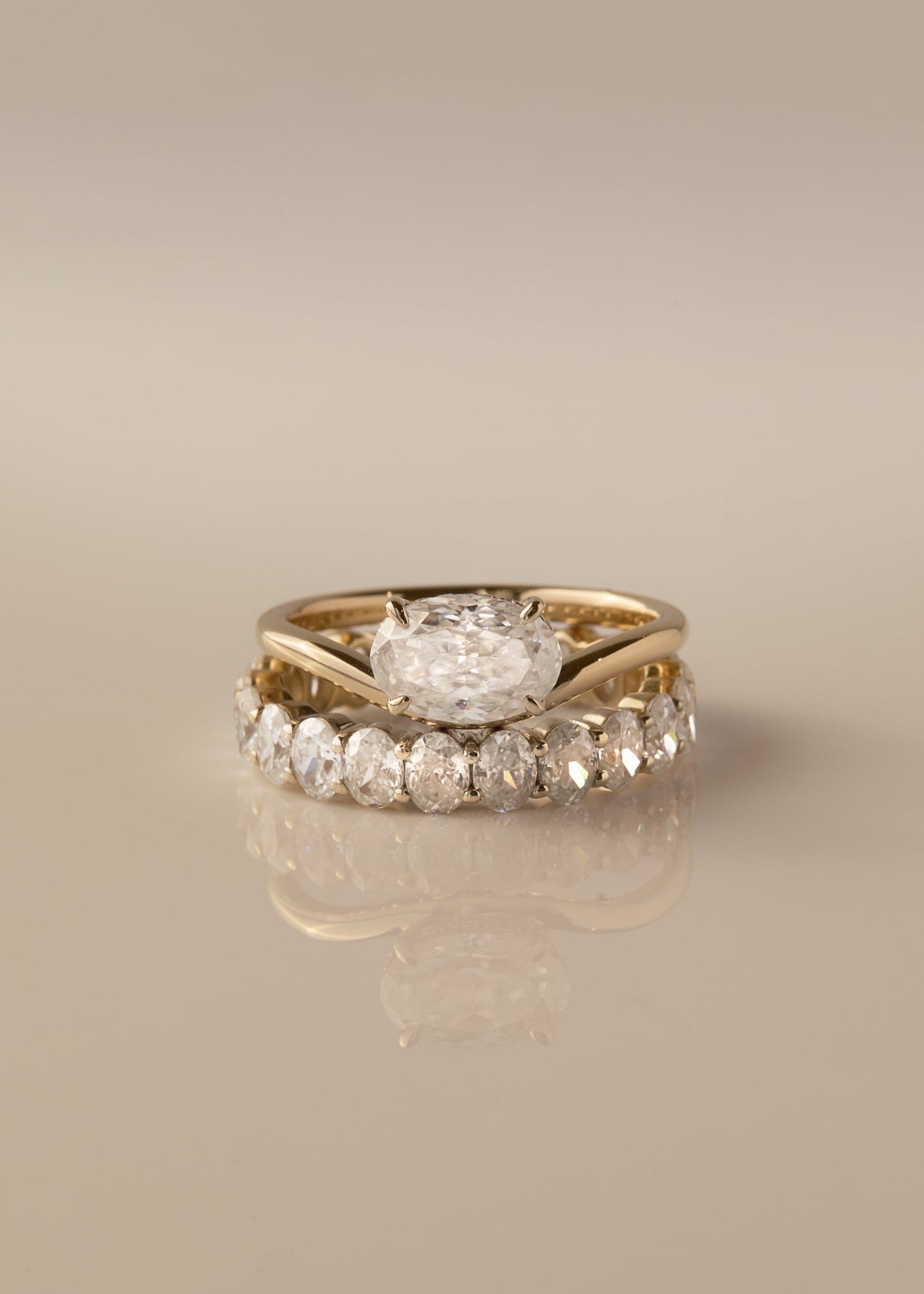 1 CT - 2 CT Pear Cut Curved Solitaire Moissanite Engagement Ring