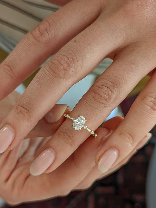 1 CT Oval Cut Dainty Style Moissanite Engagement Ring