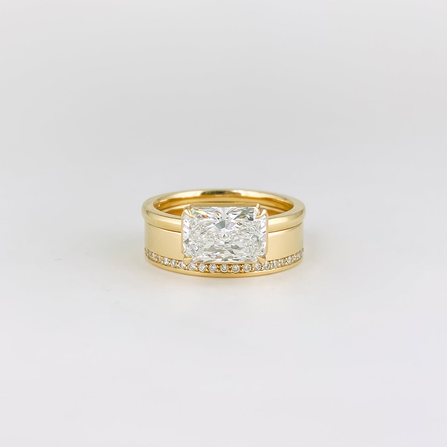 0.09 TCW Round CVD Diamond Contour Wedding Band