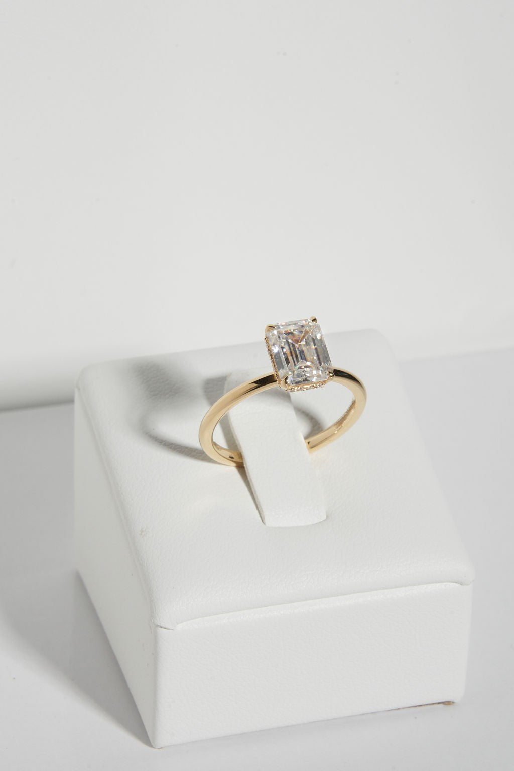 1.5 CT - 2.5 CT Emerald Cut Hidden Halo Moissanite Engagement Ring