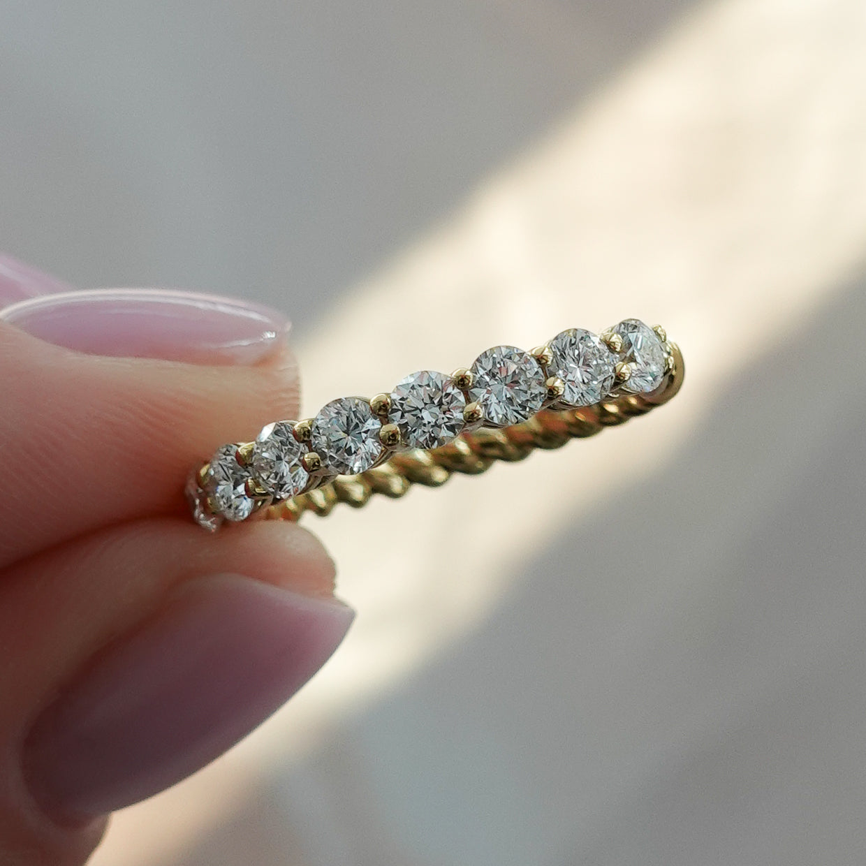 0.84 TCW Round CVD Diamond Bezel Shared Prong Rope Wedding Band