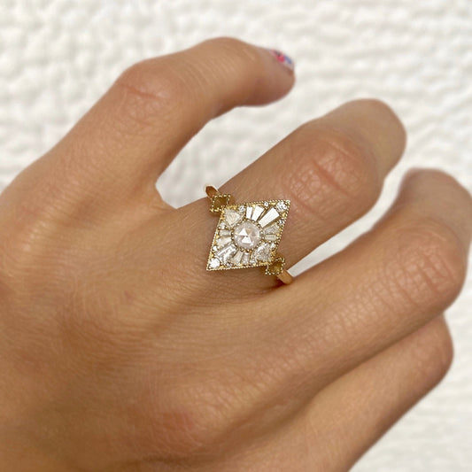 0.2 CT Round Cut Moissanite Mini Kite Shape Mosaic Engagement Ring