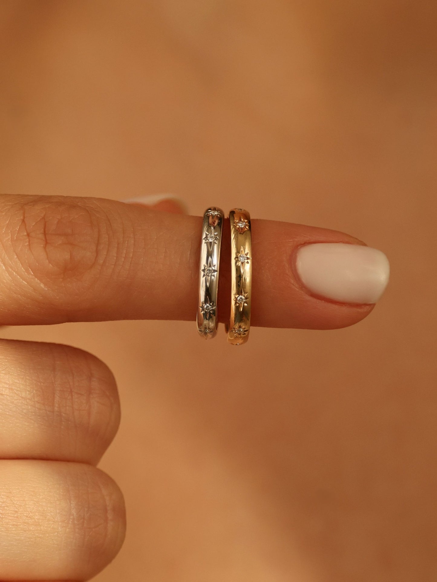 0.1 TCW Round CVD Diamond Flush Setting Wedding Band