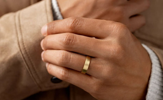 Where Do Men Wear Their Wedding Ring? Everything Grooms Actually Want to Know