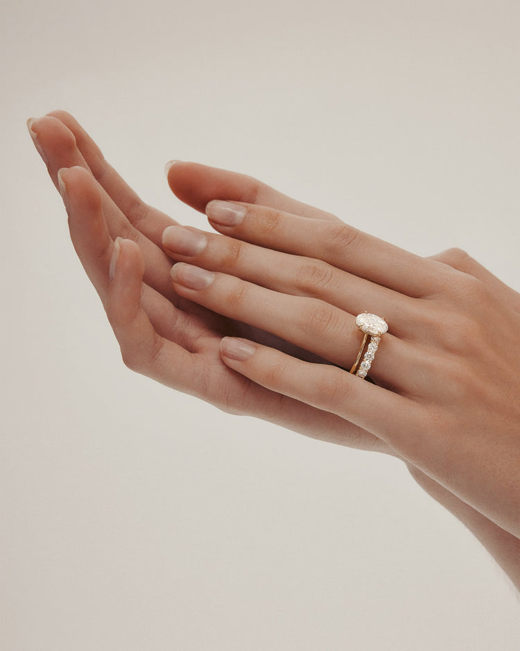 oval shaped diamond engagement rings