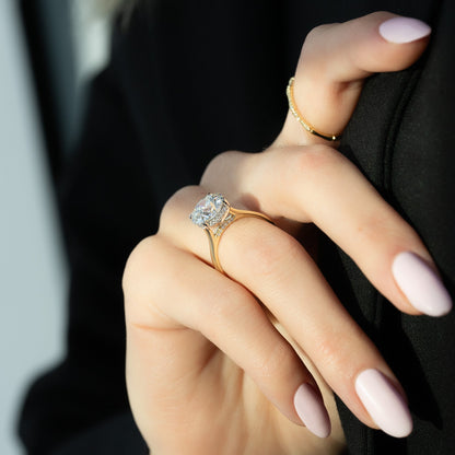 2 CT - 3.5 CT Round Cut Hidden Halo Moissanite Engagement Ring