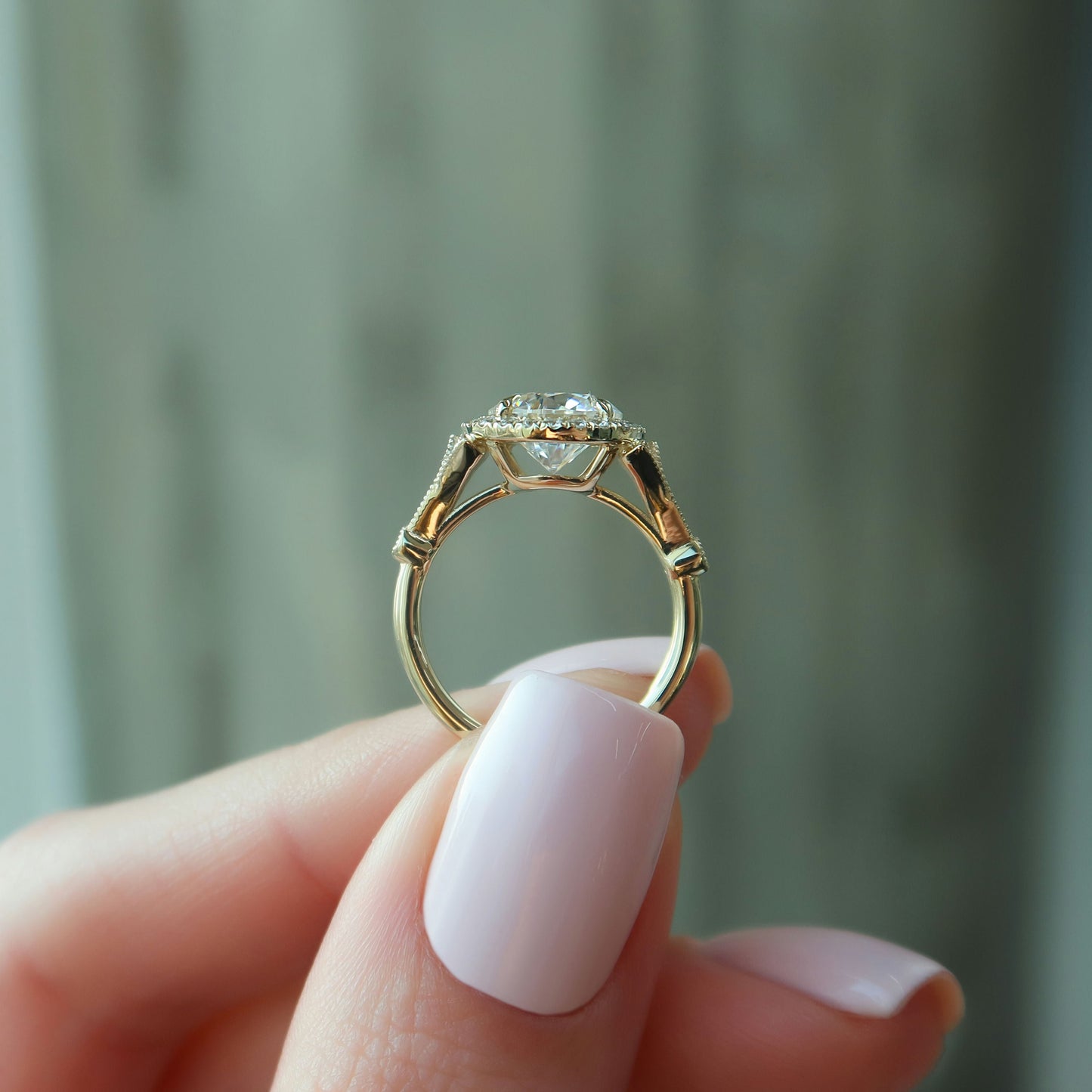 2 CT - 3 CT Round Cut Halo Art Deco Style Moissanite Engagement Ring