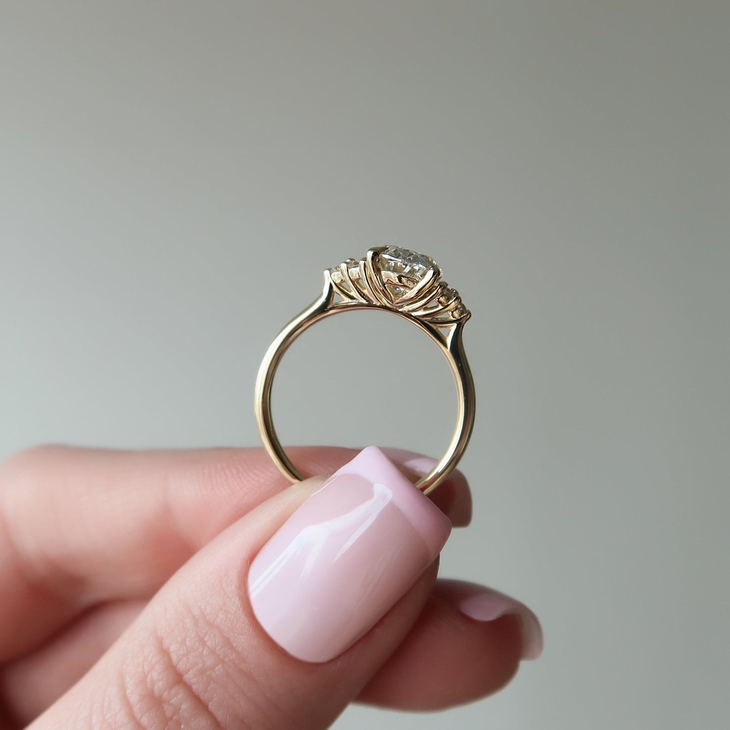 1.5 CT - 2.5 CT Oval Cut Cluster Moissanite Engagement Ring