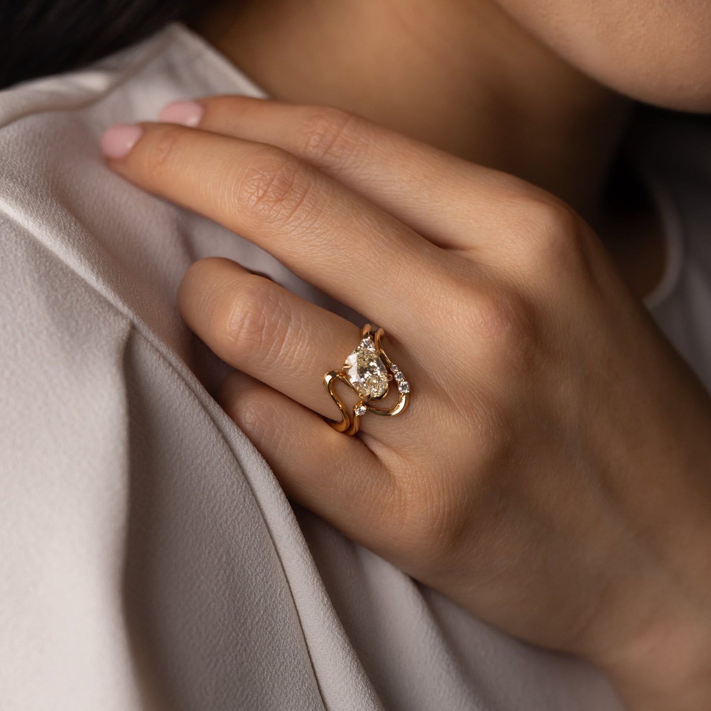 0.11 TCW Round CVD Diamond Curved Unique Style Scattered Wedding Band