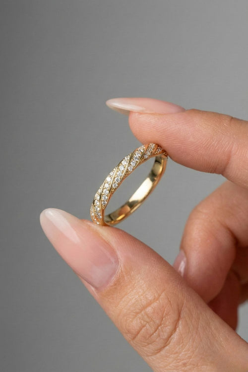 Round CVD Diamond Twisted Pave Wedding Band