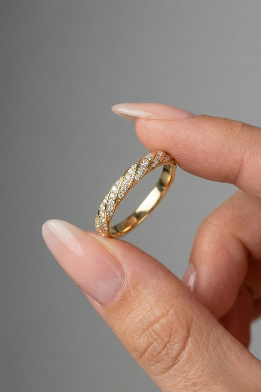 Round CVD Diamond Twisted Pave Wedding Band
