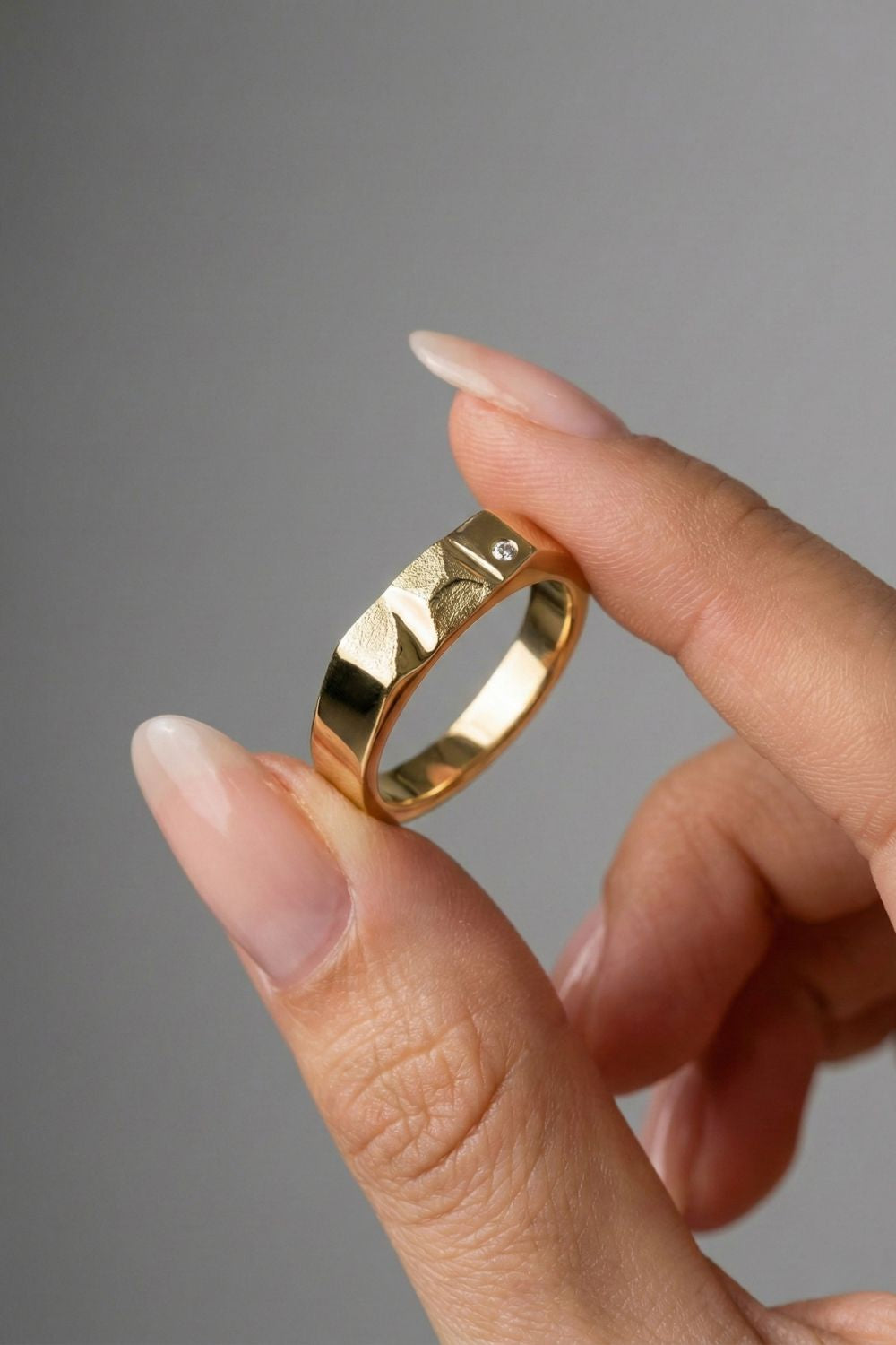 Round CVD Diamond Signet Wedding Band For Men