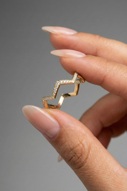 Round CVD Diamond Zig-Zag Pave Wedding Band