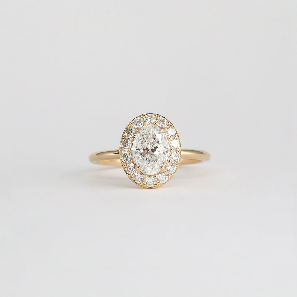1 CT - 2 CT Oval Cut Lab grown Diamond Halo Engagement Ring