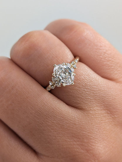 1 CT Oval Cut Cluster Moissanite Engagement Ring