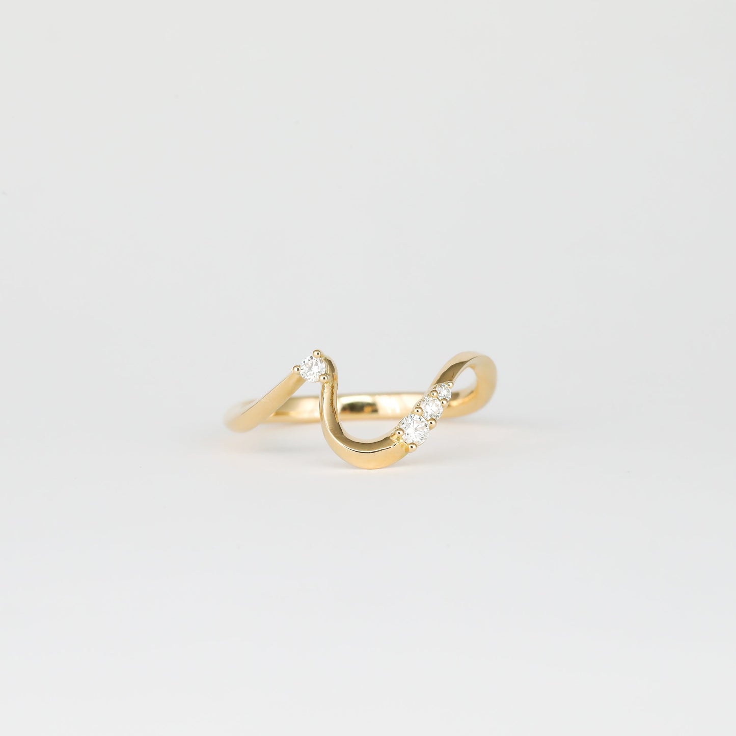 0.11 TCW Round CVD Diamond Curved Unique Style Scattered Wedding Band