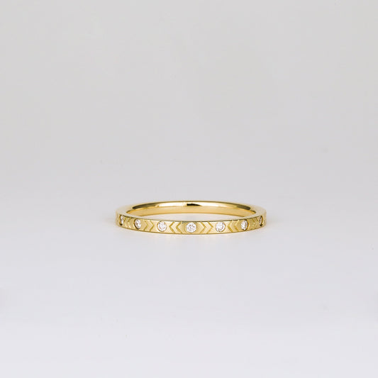 0.16 TCW Round CVD Diamond Chevron Patterned Flush Set Wedding Band