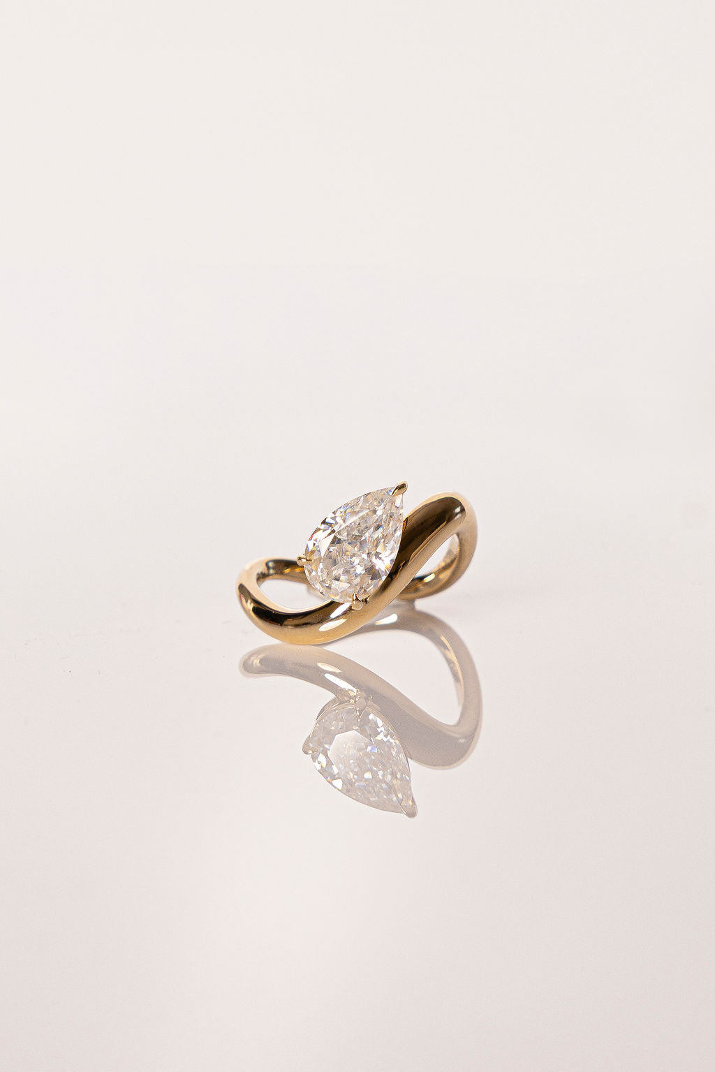 1 CT - 2 CT Pear Cut Waved Solitaire Moissanite Engagement Ring