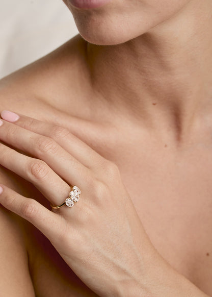 1 CT Oval Cut Three Stone Moissanite Engagement Ring