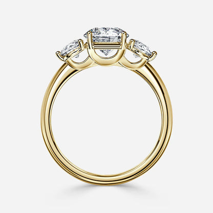 1.0 CT - 1.7 CT Round Cut Three Stone Moissanite Engagement Ring