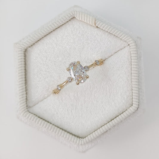 1 CT Oval Cut Dainty Style Moissanite Engagement Ring