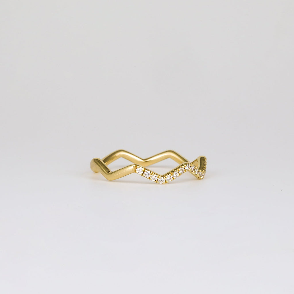 0.44 TCW Round CVD Diamond Zig-Zag Dot Wedding Band