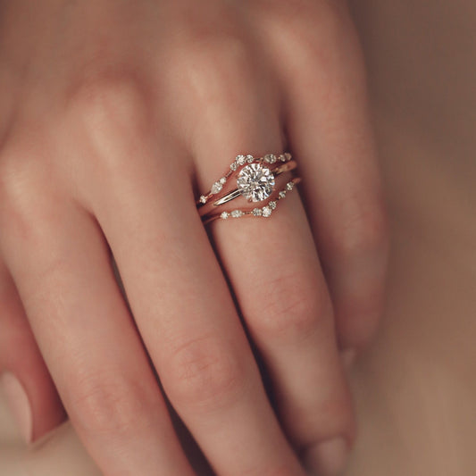 0.12 TCW Round & Pear CVD Diamond Curved Scattered Wedding Band