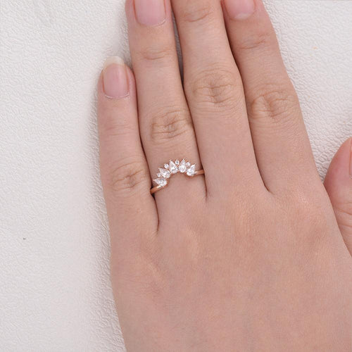 0.3 TCW Pear & Round Moissanite Cluster Curved Wedding Band