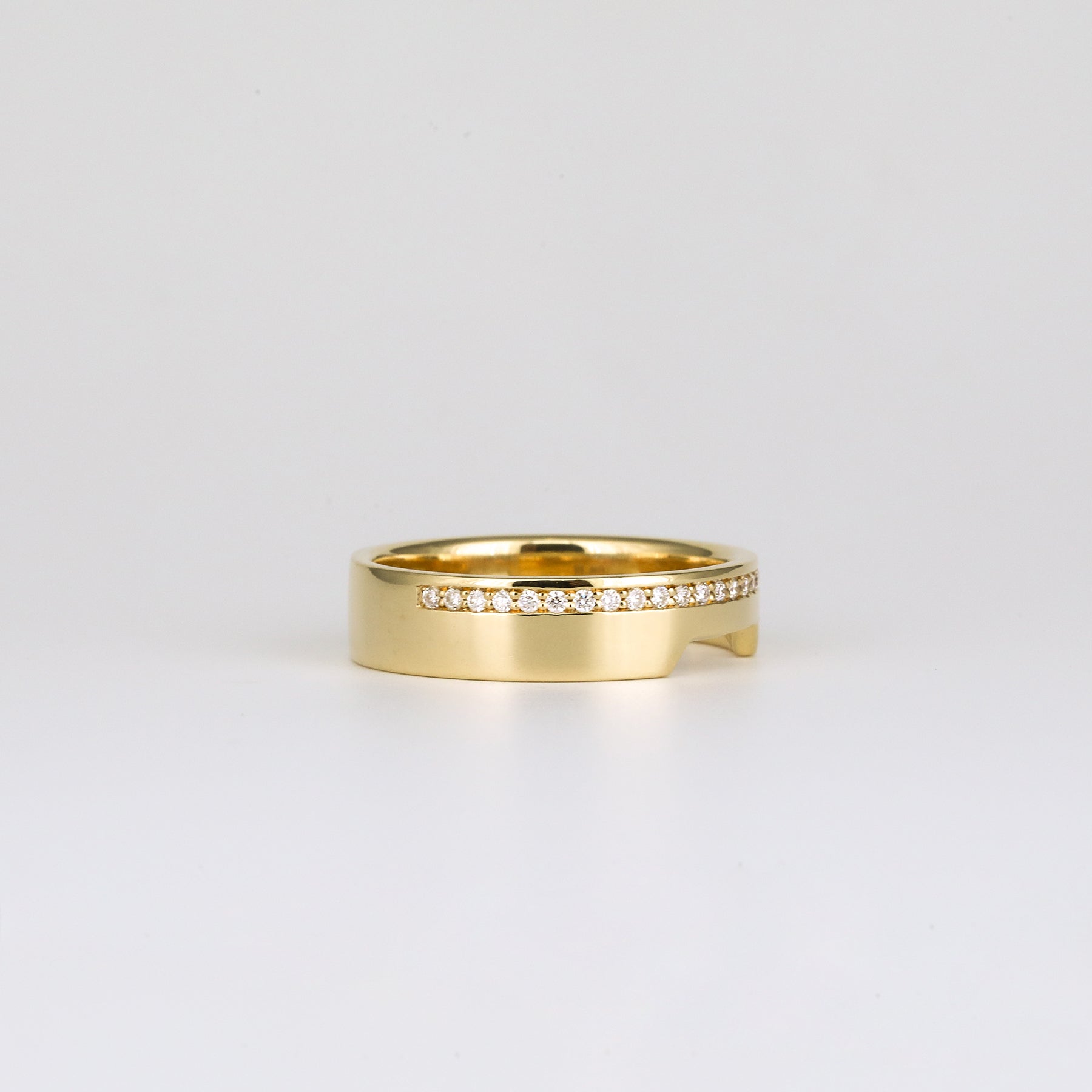 0.09 TCW Round CVD Diamond Contour Wedding Band