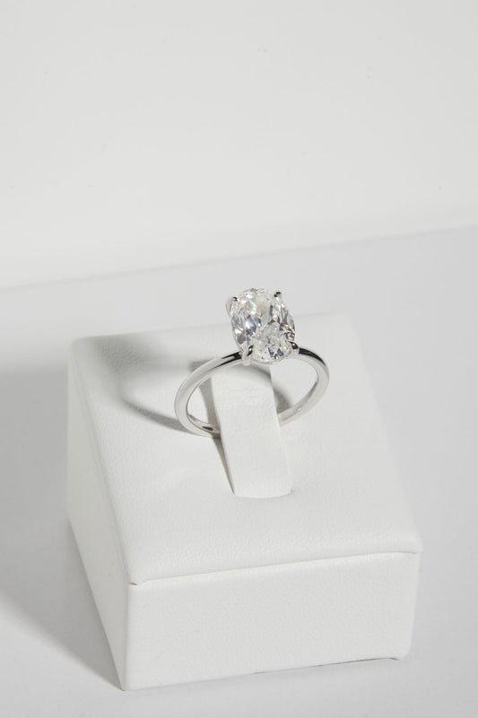 3.5 CT - 4.5 CT Oval Cut Solitaire Moissanite Engagement Ring