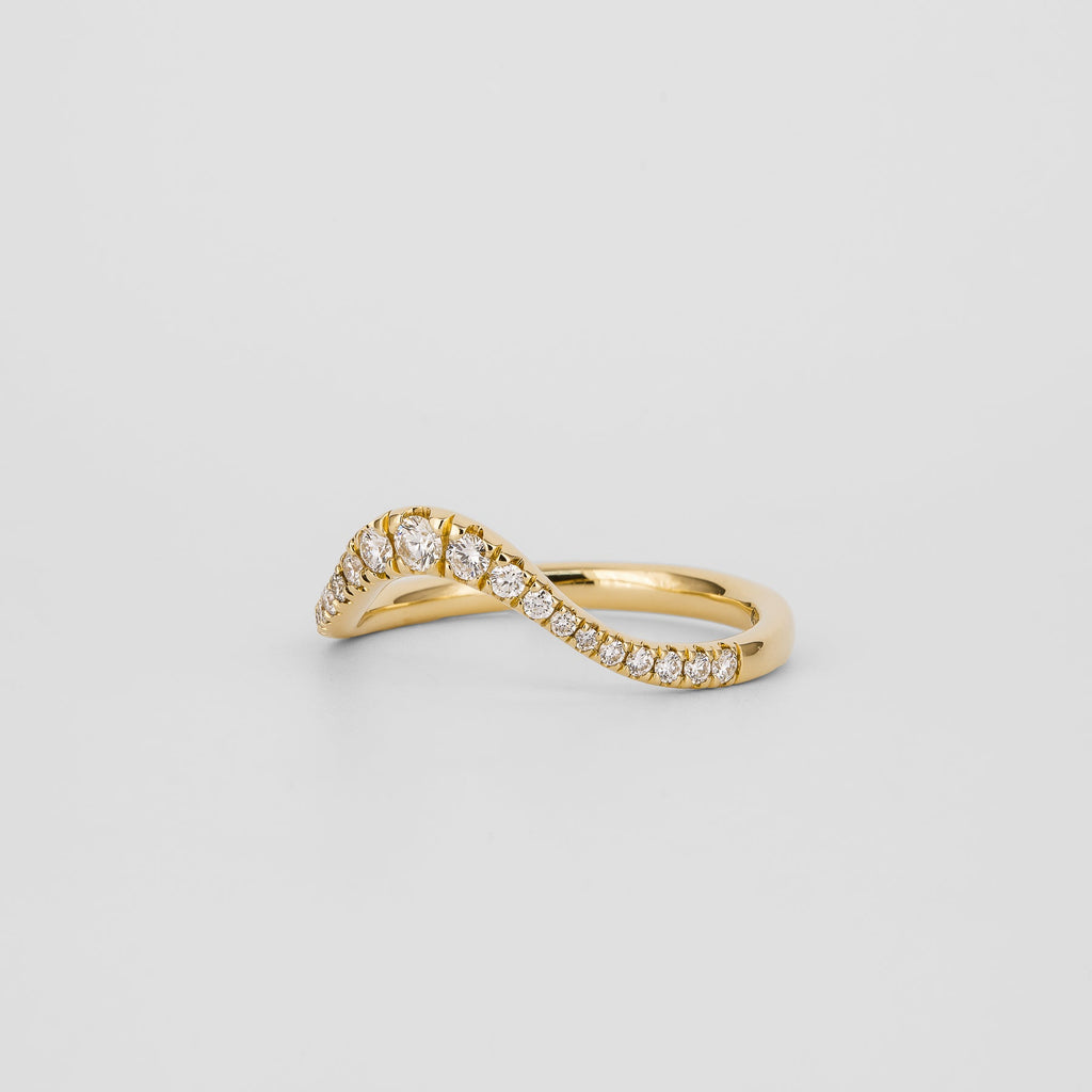 0.2 TCW Round CVD Diamond Curved Pave Wedding Band