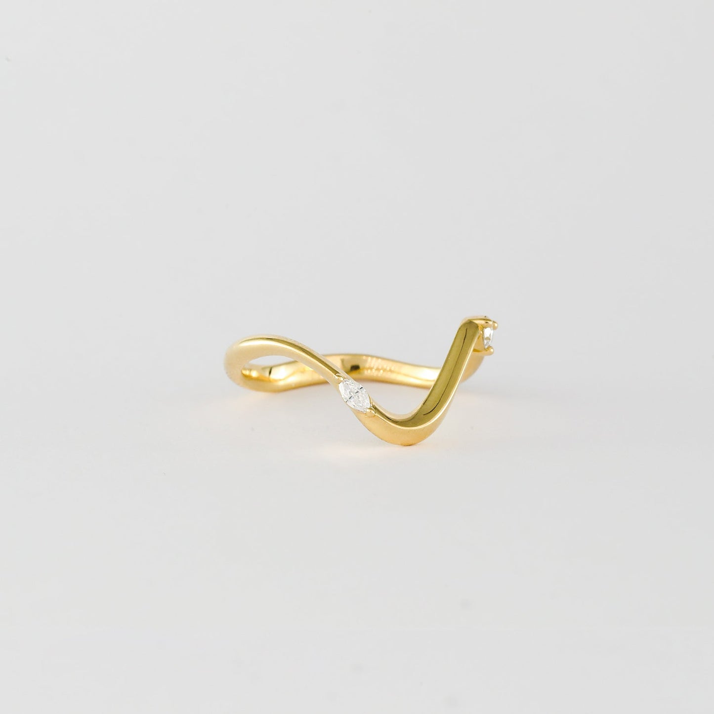 0.07 TCW Round CVD Diamond Curved Organic Scattered Wedding Band