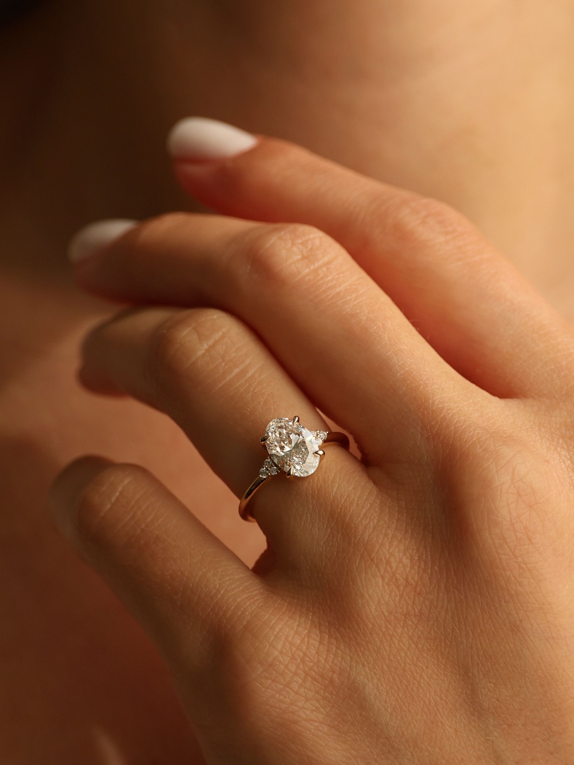 2 CT - 4 CT Oval Cut Lab grown Diamond Cluster Engagement Ring