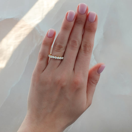 0.84 TCW Round CVD Diamond Bezel Shared Prong Rope Wedding Band