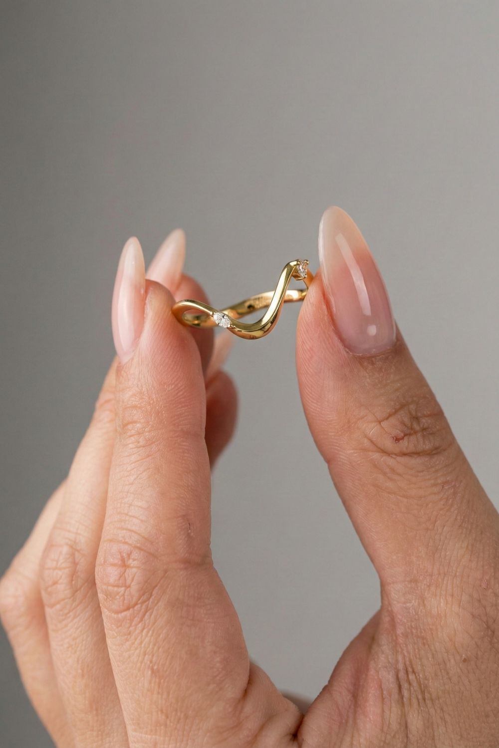 Round CVD Diamond Curved Organic Scattered Wedding Band