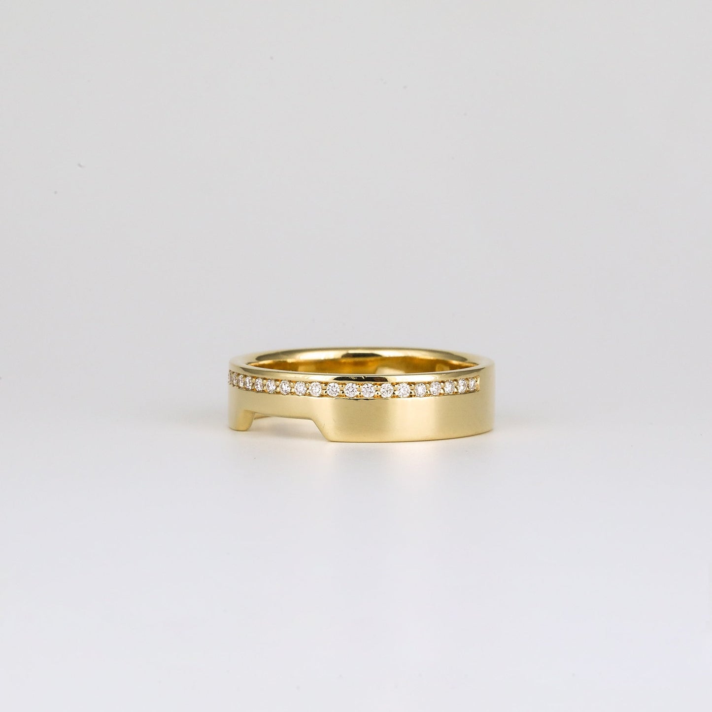 0.09 TCW Round CVD Diamond Contour Wedding Band