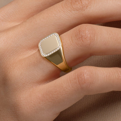 0.12 TCW Round Signet Moissanite Engagement Ring