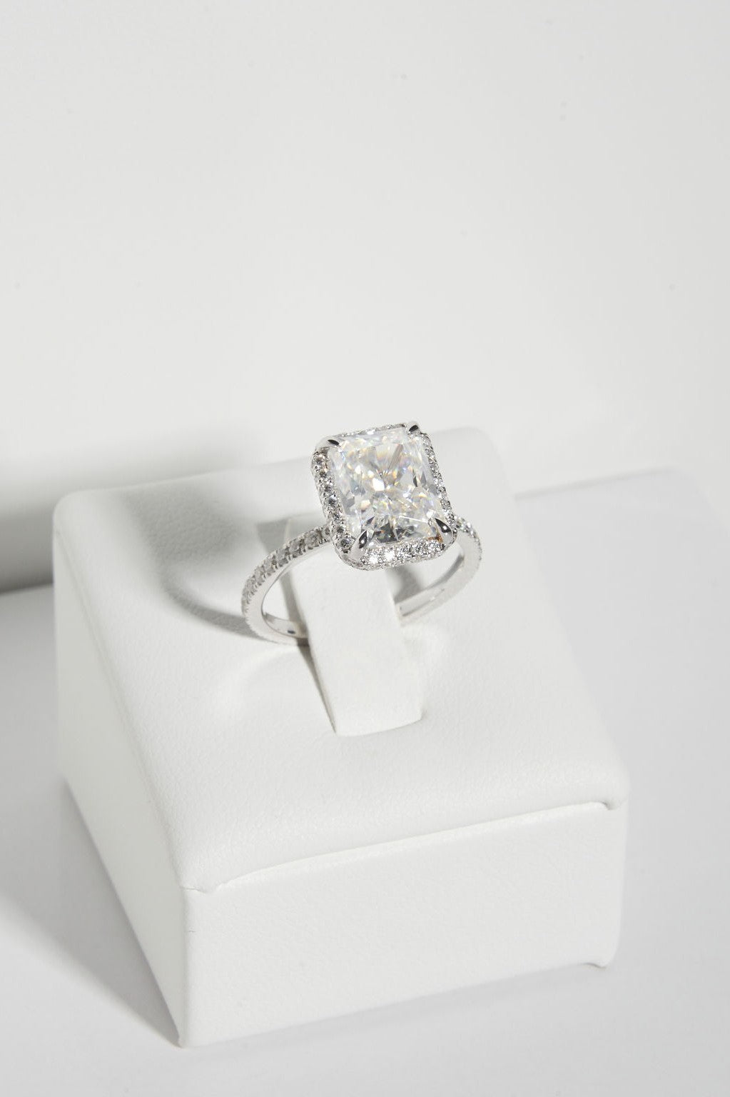 2.5 CT - 3.5 CT Radiant Cut Halo & Pave Moissanite Engagement Ring