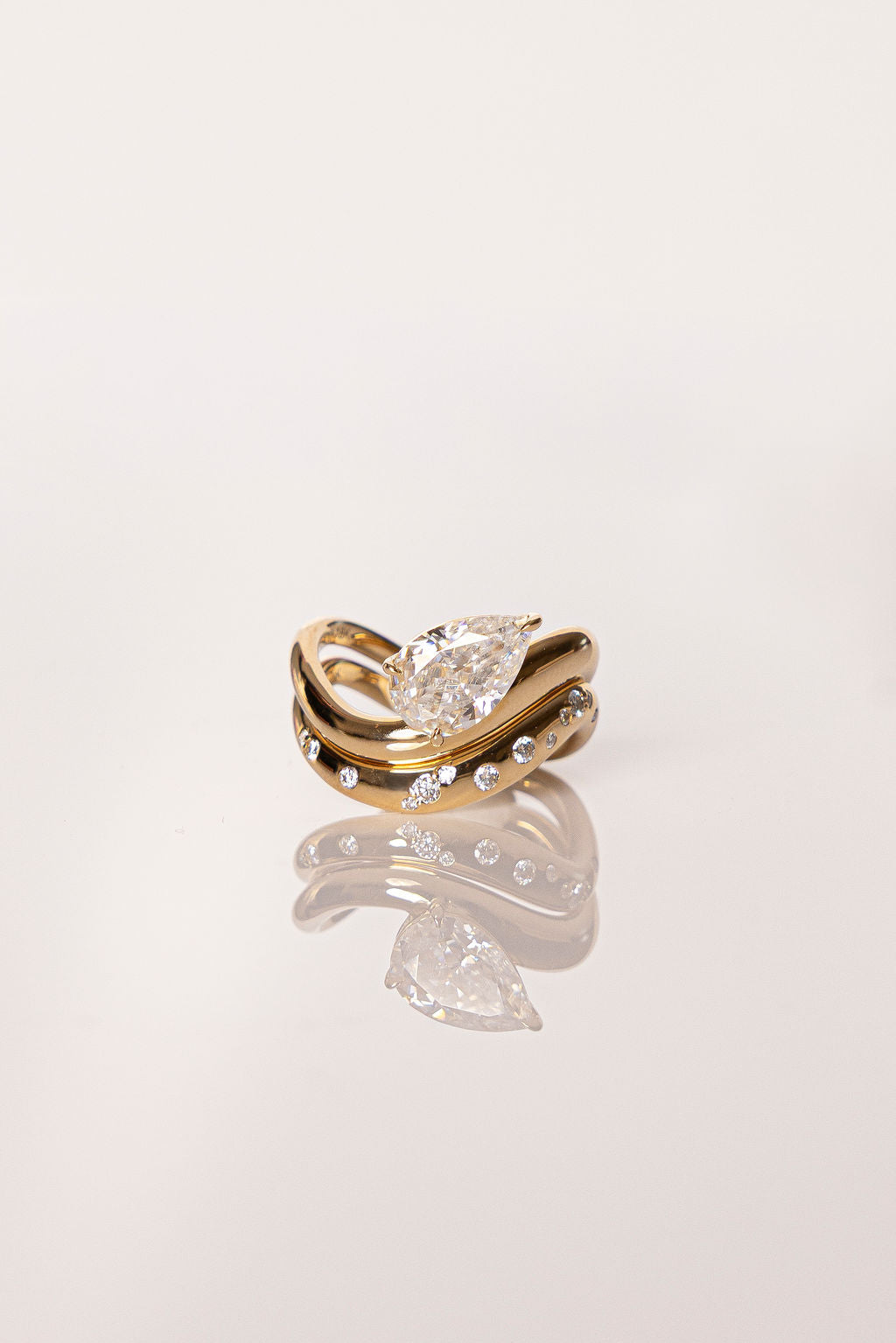 1 CT - 2 CT Pear Cut Waved Solitaire Moissanite Engagement Ring