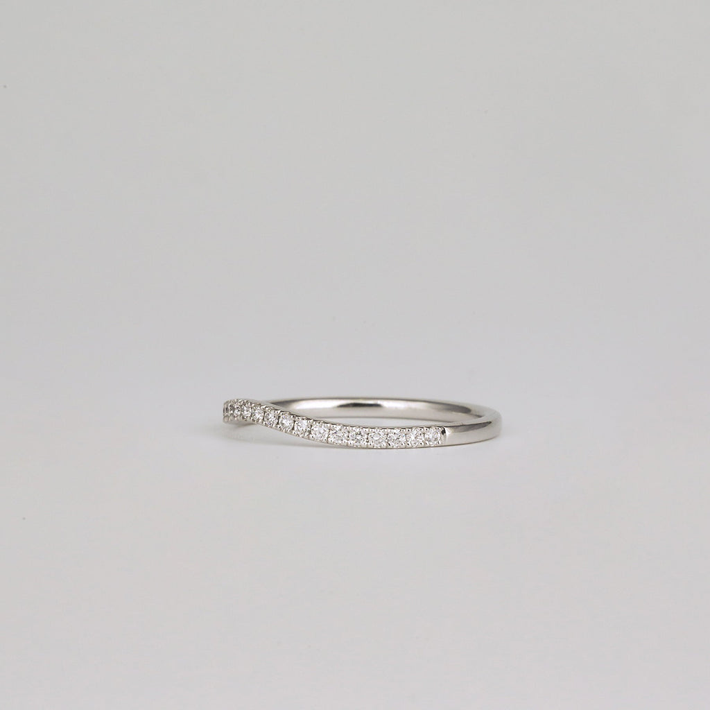 0.21 TCW Round CVD Diamond Curved Pave Wedding Band