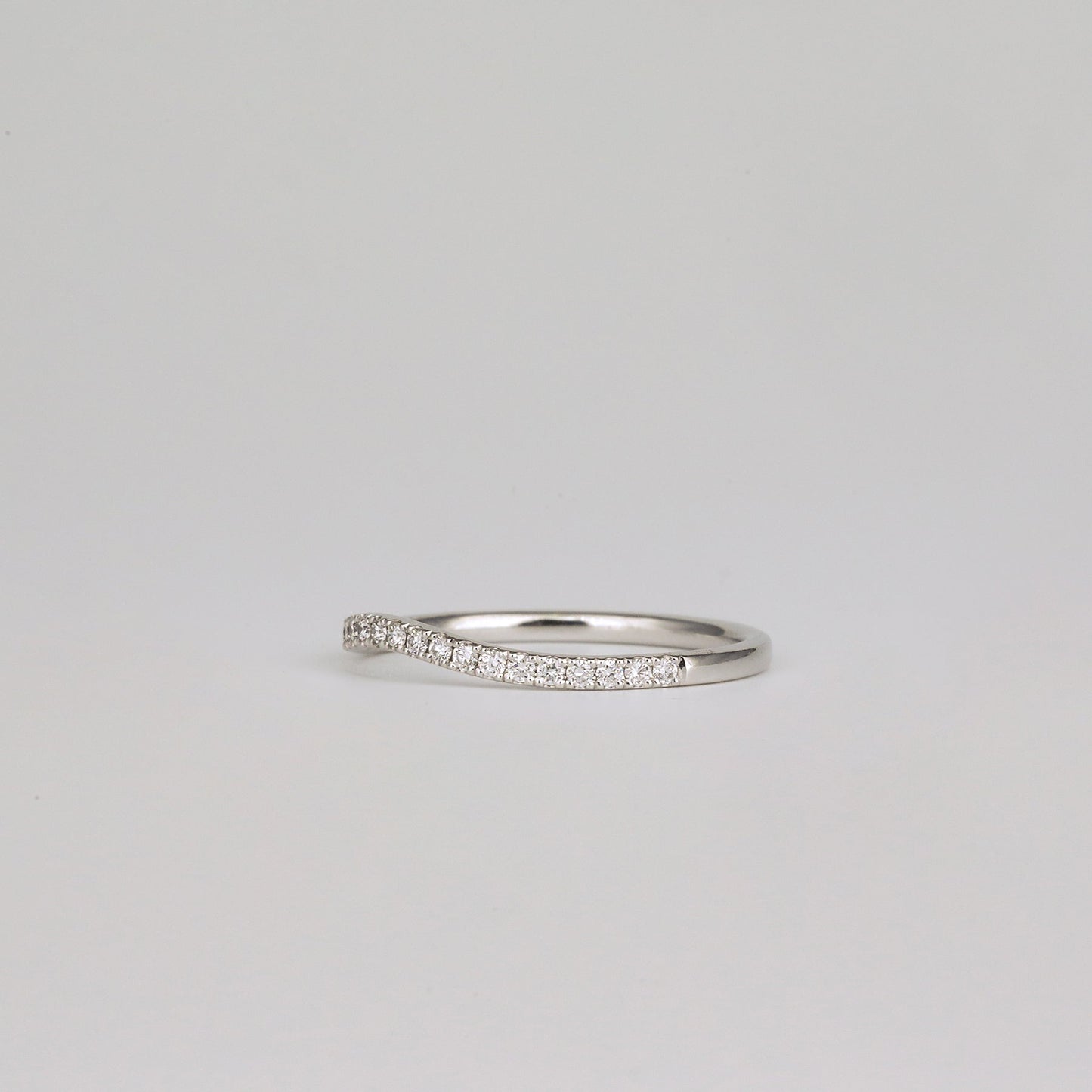 0.21 TCW Round CVD Diamond Curved Pave Wedding Band