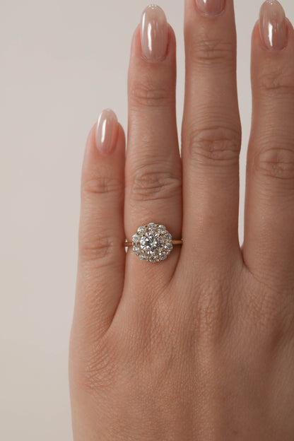 1 CT - 1.25 CT Round Cut Lab grown Diamond Halo Engagement Ring