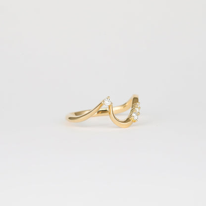 0.11 TCW Round CVD Diamond Curved Unique Style Scattered Wedding Band