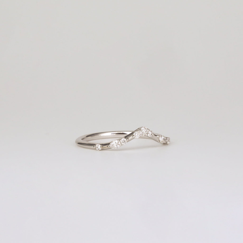 0.12 TCW Round & Pear CVD Diamond Curved Scattered Wedding Band