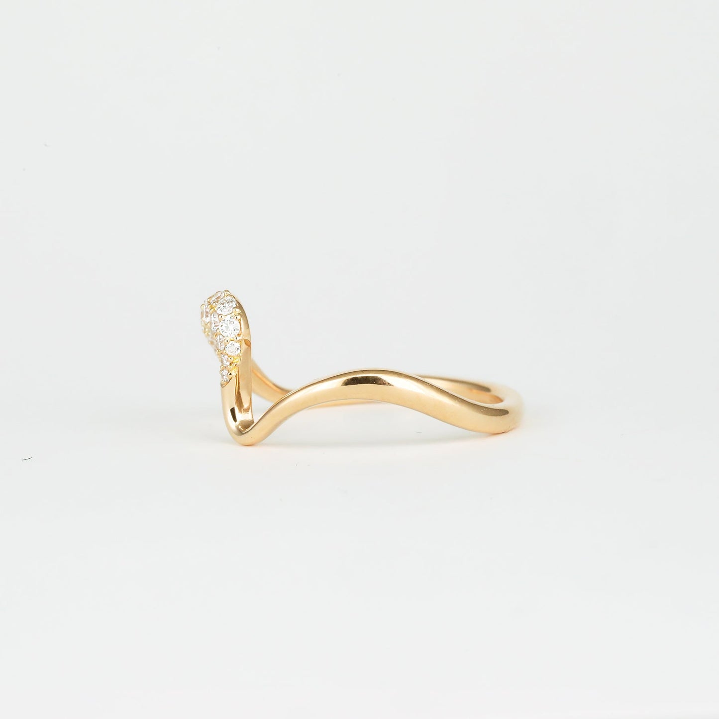 0.14 TCW Round CVD Diamond Contours Pave Wedding Band